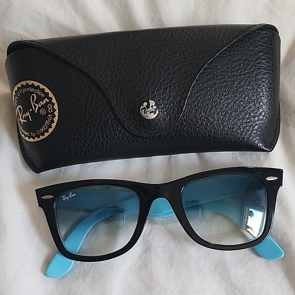 Ray-Ban Wayfarer Sunglasses with Black And Blue Tones  Gradient Sunglasses